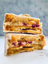 Cargar imagen en el visor de la galería, ALFAJOR CALUGA FRAMBUESA KETO