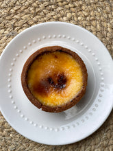 Cargar imagen en el visor de la galería, Tarta crème brûlée keto
